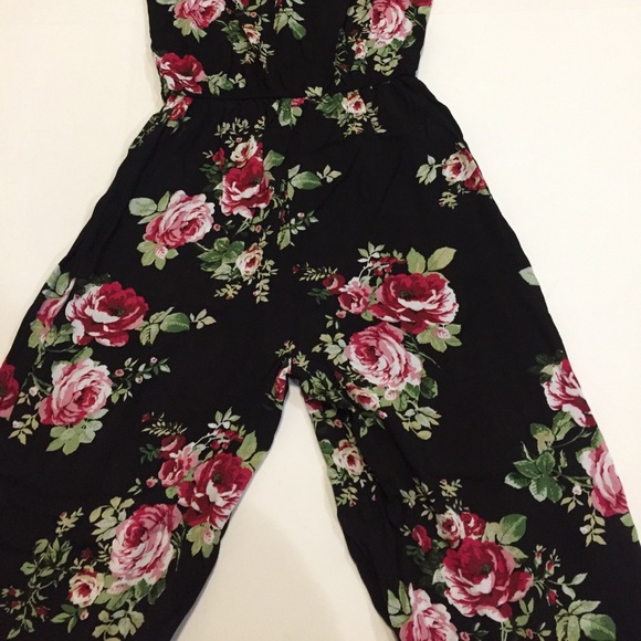 Black Floral Strappy Wide Leg Jumpsuit Sz S NWT - Picture 6 of 15